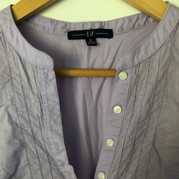 Perfect condition lavender GAP top - Picture 2 of 2